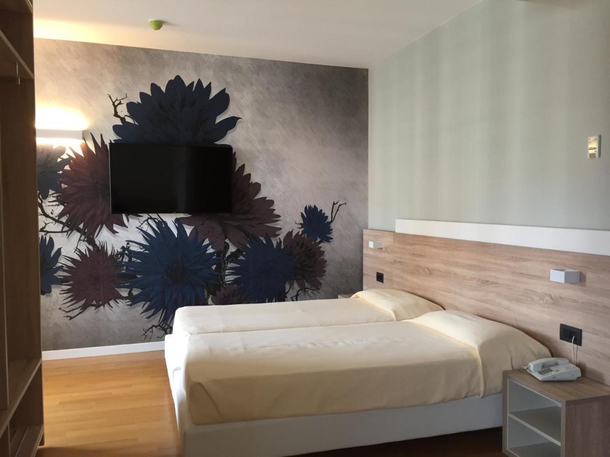 Hotel Italy 비비오네 외부 사진