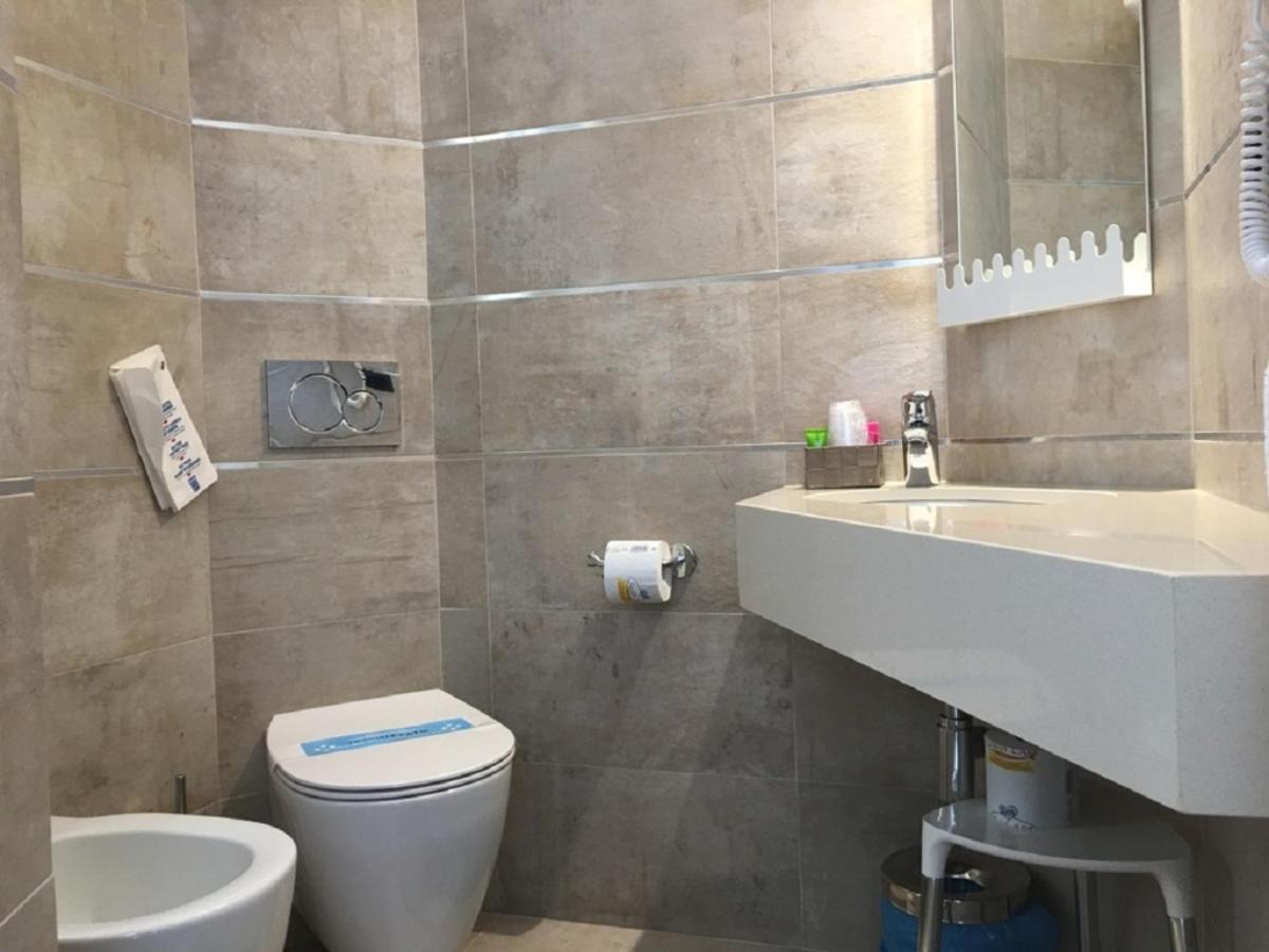 Hotel Italy 비비오네 외부 사진