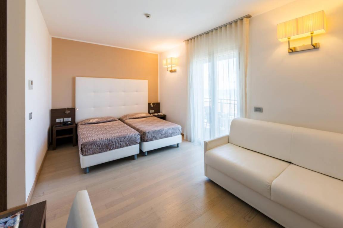 Hotel Italy 비비오네 외부 사진