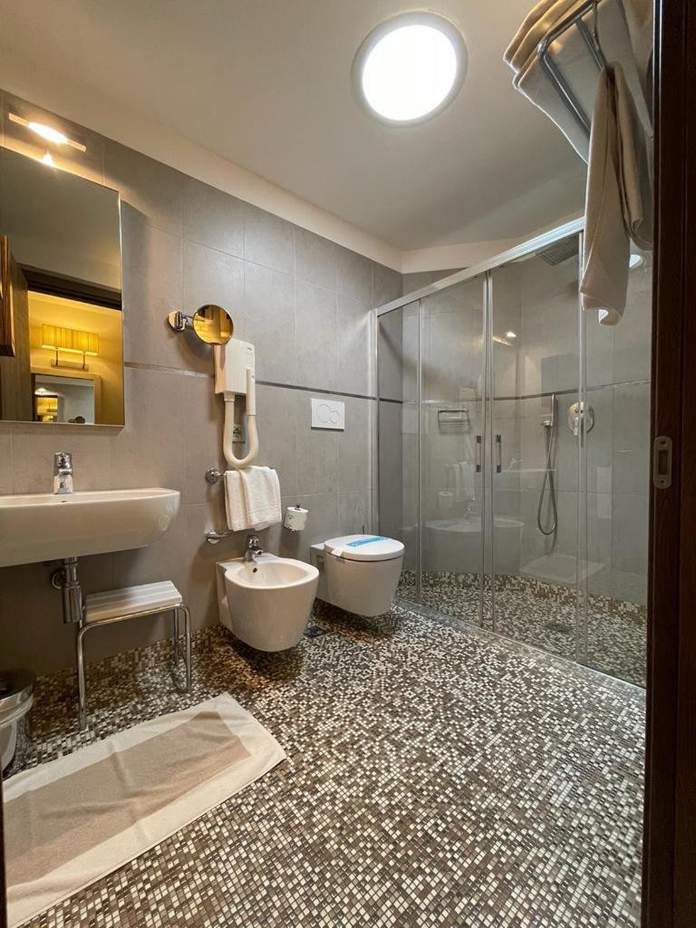 Hotel Italy 비비오네 외부 사진